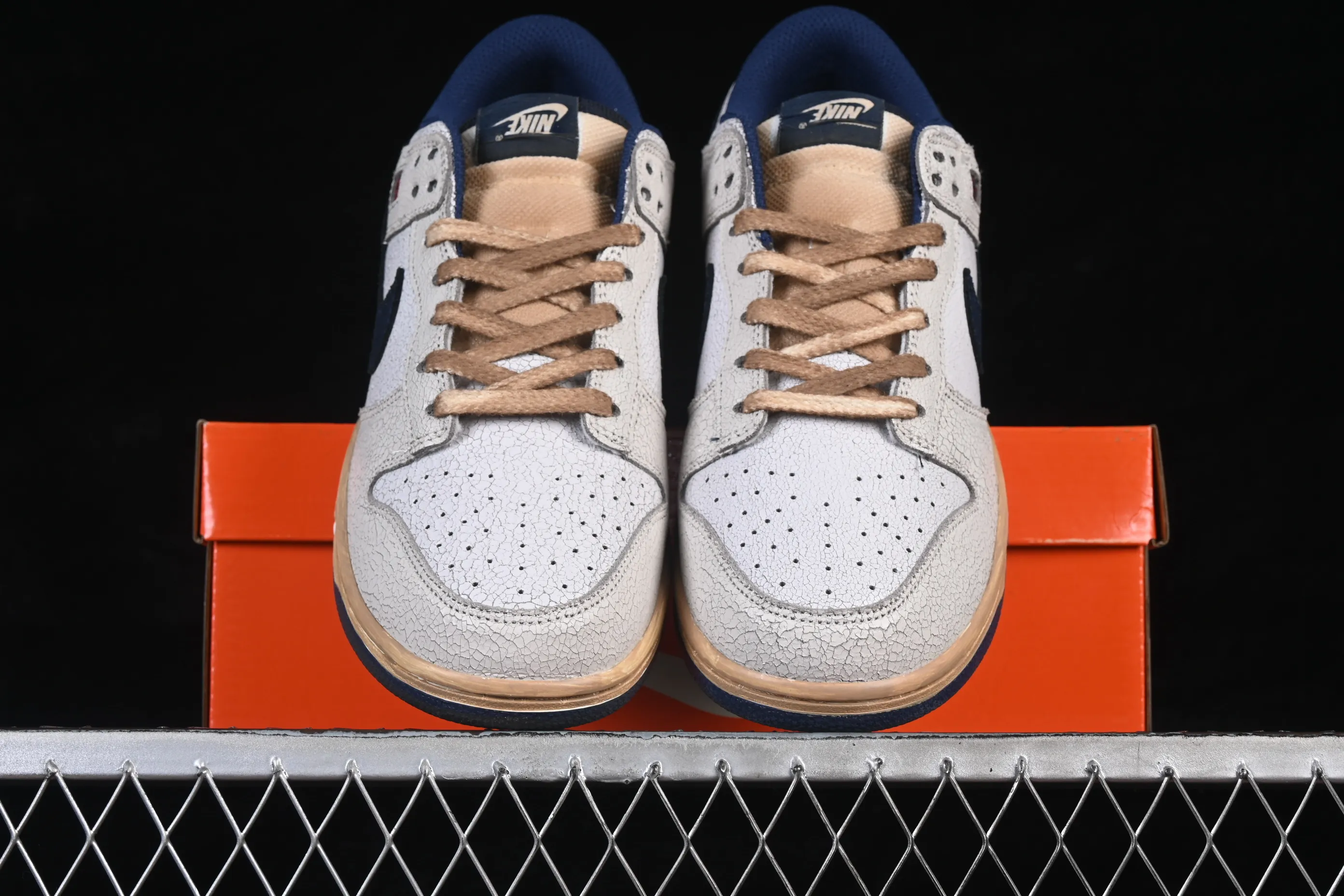 All categories Nk SB Dunk Series Nk SB Dunk Low High-end customized low-top sneakers J version Stranger Things x Nike SB Dunk Low Stranger Things SB low-top casual sneakers IH6766-001